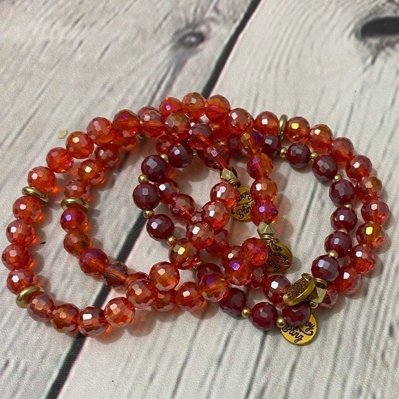 Savvy Bling Ruby Reds Stretch Glass Bead 4 Piece Bracelet Set - Picture 1 of 4